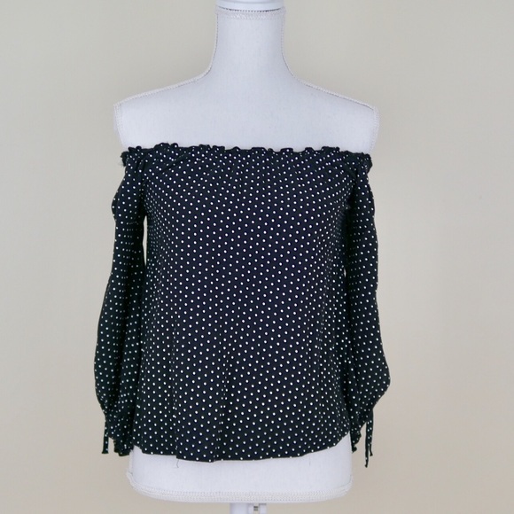 American Eagle Outfitters Tops - AEO Off shoulder blouse